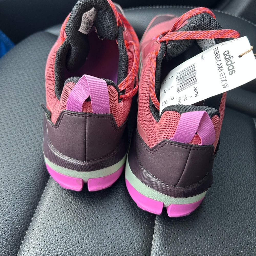 NWOT Adidas Gore-Tex Women's Hiking Trail Shoes - Picture 8 of 8